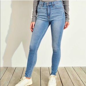 Hollister Low-Rise Super Skinny Stretchy Jeans Leggings Medium Wash W23 L30 00R